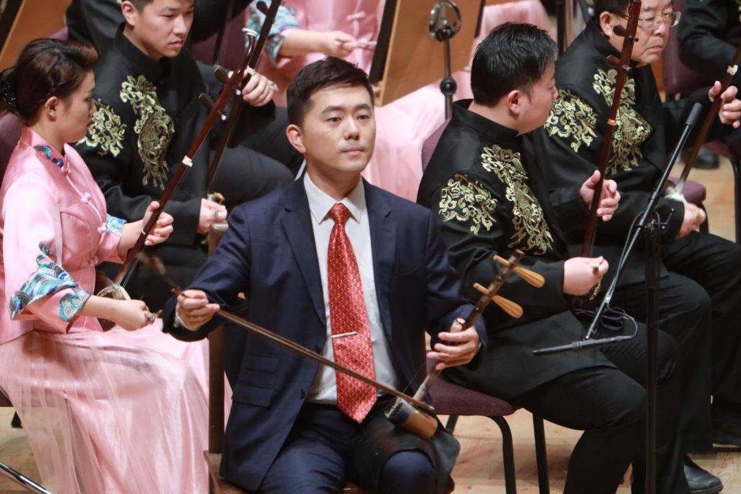 京胡演员，传统与现代的完美交融